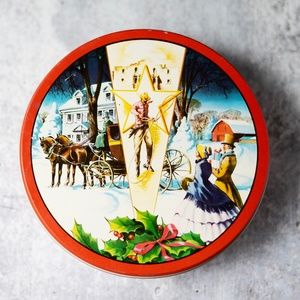 DeLuxe Collin Street Bakery Corsicana Texas fruitcake Christmas tin empty